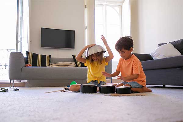 kids playing Indoor games