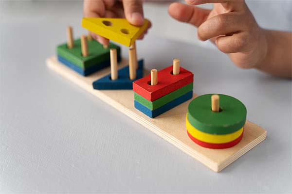 Toys to babies 